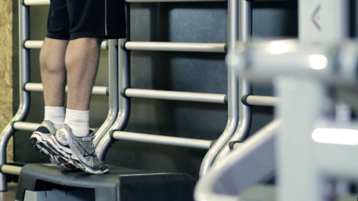 ejercicios para pantorrillas elevación de talón