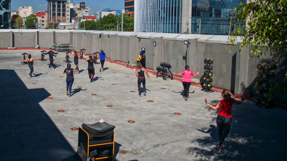 beneficios de hacer ejercicio al aire libre zumba